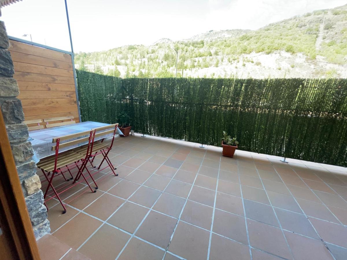 Precioso cálido apartamento en Sort con terraza Exterior foto